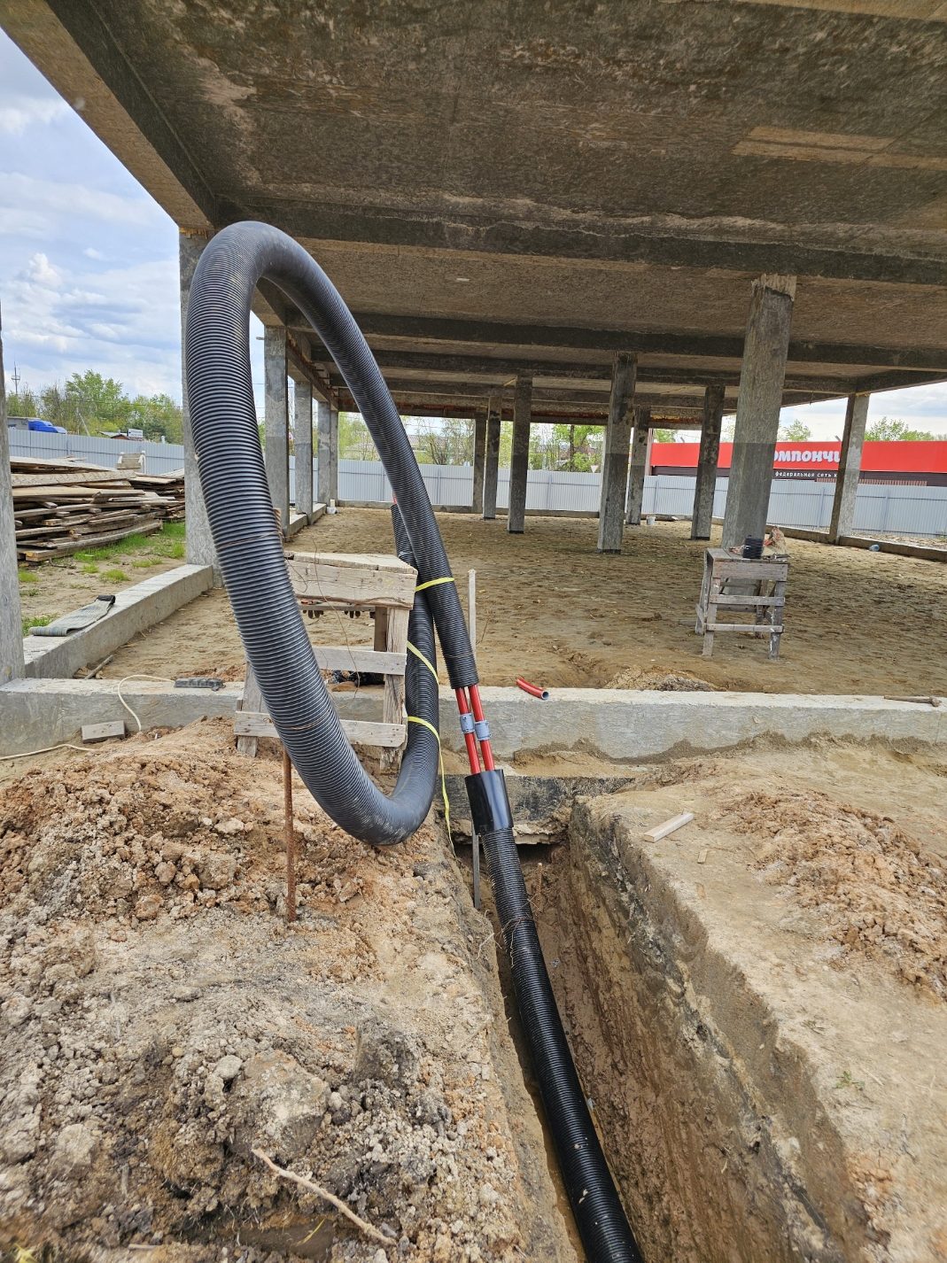 Укладка теплотрассы Флексален в траншею: современные решения по технологии прокладки и выбору материалов